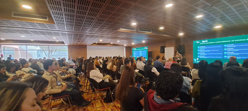 Alta asistencia a la conferencia de Natalia Henao Pérez, de Valora Analitik
