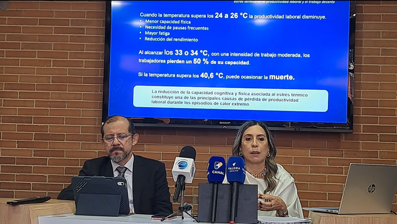 El calor extremo reduce la capacidad laboral y aumenta el riesgo para los trabajadores.